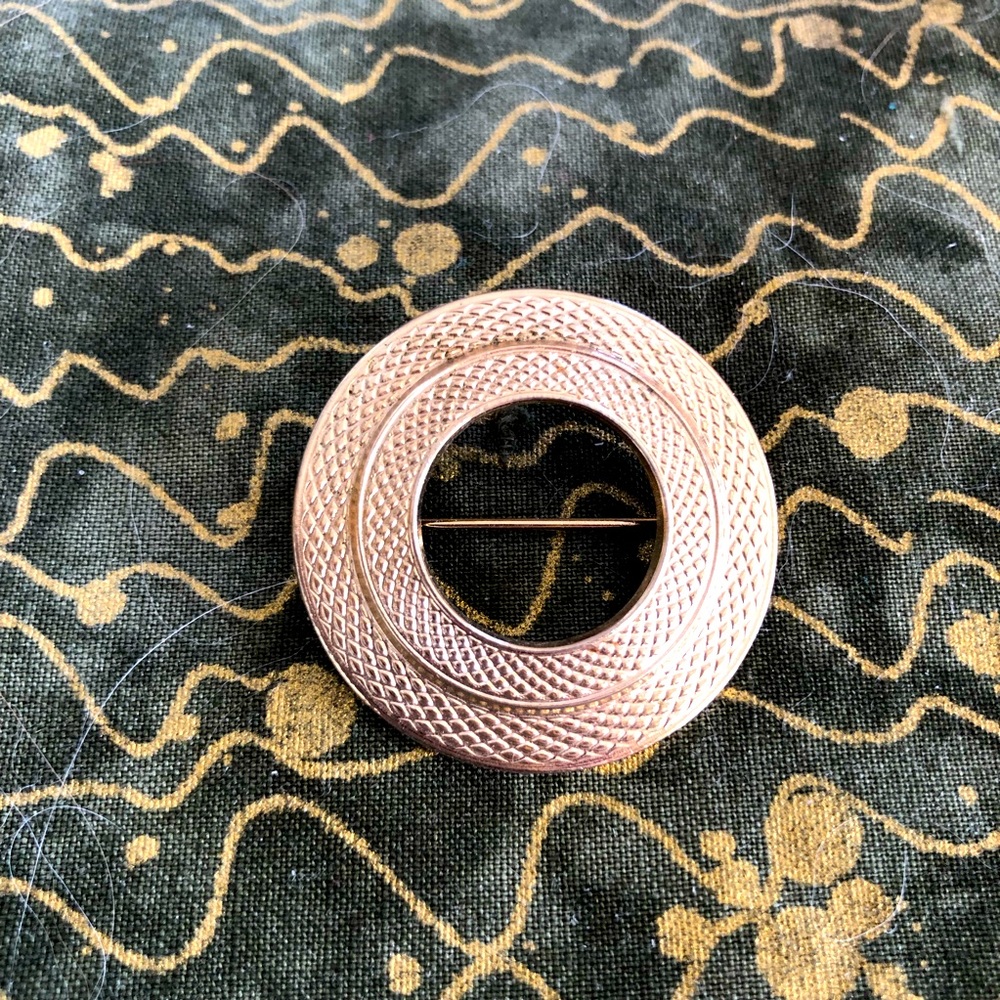 Vintage 1970’s Gold Tone Circle Pin